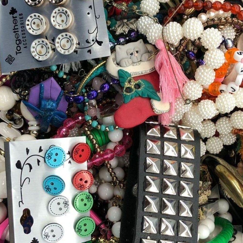 20+ Piece Mixed Fashion Costume Jewelry Lot Wearable Modern Vintage Estate 0921